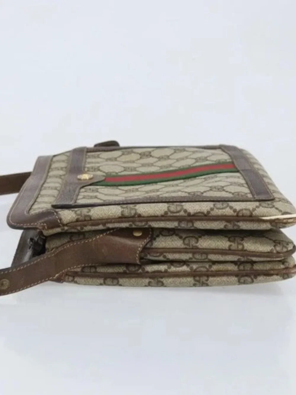 Gucci brand	gucci color	beige